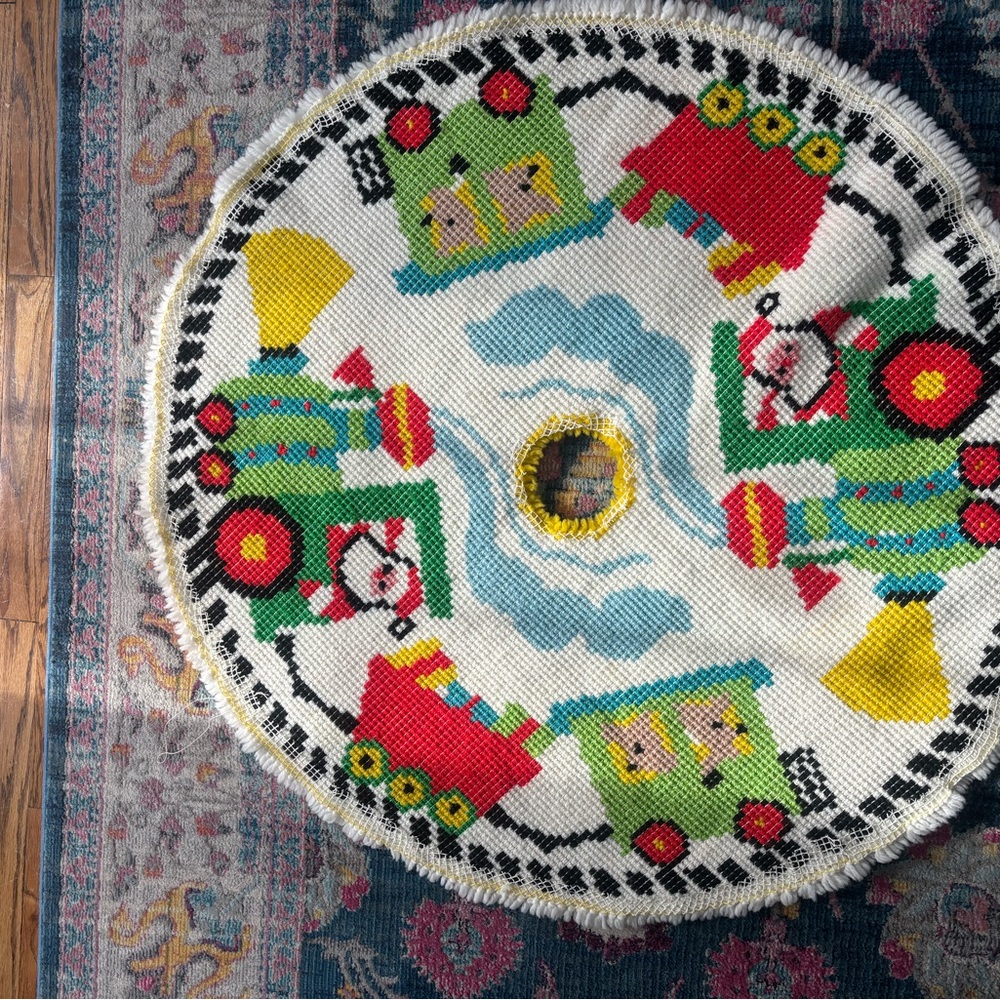 Santa Xmas Hook Rug Choo Choo Train Round Rug - Picture 2 of 2
